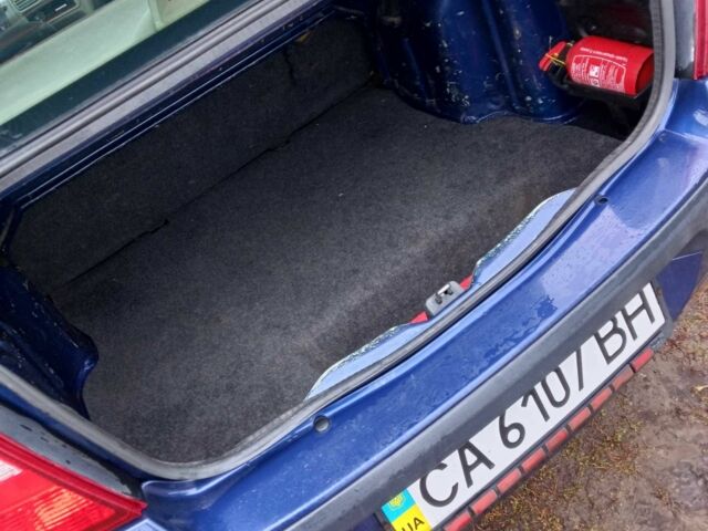 Синий Рено Clio Symbol, объемом двигателя 1.4 л и пробегом 255 тыс. км за 3350 $, фото 3 на Automoto.ua