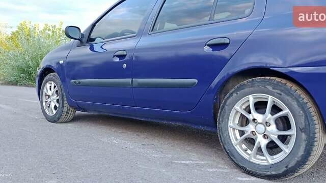 Синий Рено Clio Symbol, объемом двигателя 1.4 л и пробегом 170 тыс. км за 2800 $, фото 11 на Automoto.ua