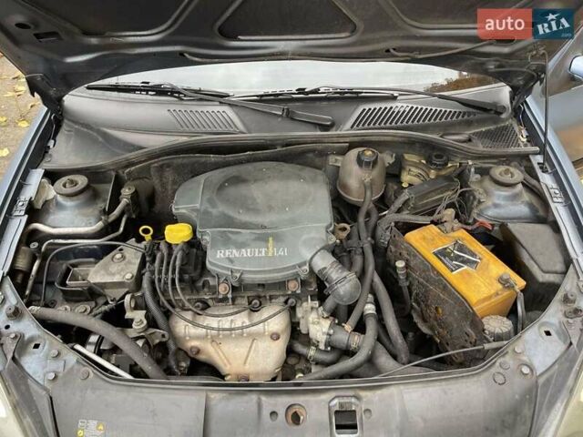 Синий Рено Clio Symbol, объемом двигателя 1.4 л и пробегом 169 тыс. км за 2696 $, фото 5 на Automoto.ua