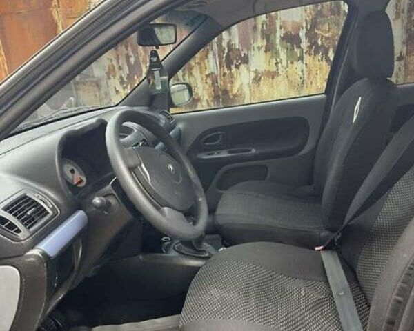 Синий Рено Clio Symbol, объемом двигателя 1.4 л и пробегом 170 тыс. км за 2799 $, фото 5 на Automoto.ua