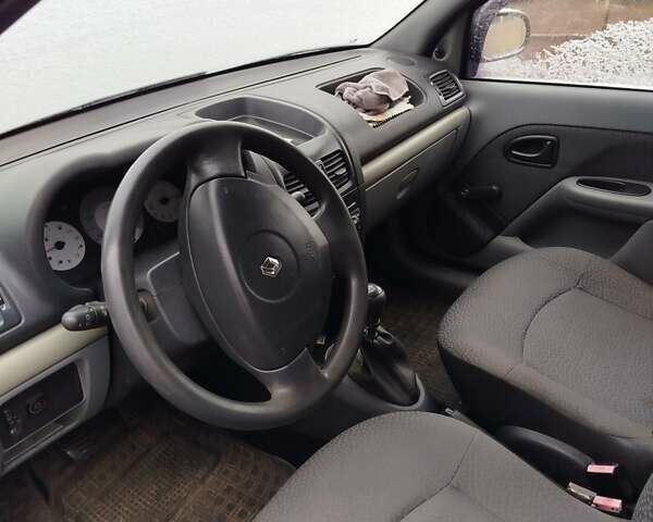 Синій Рено Clio Symbol, об'ємом двигуна 1.4 л та пробігом 250 тис. км за 3200 $, фото 12 на Automoto.ua