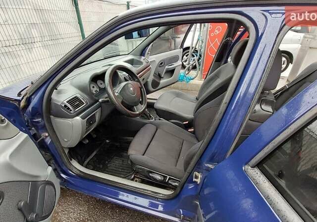 Синий Рено Clio Symbol, объемом двигателя 1.4 л и пробегом 399 тыс. км за 2700 $, фото 3 на Automoto.ua