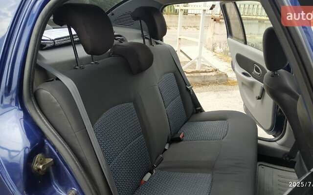 Синій Рено Clio Symbol, об'ємом двигуна 1.4 л та пробігом 285 тис. км за 3200 $, фото 16 на Automoto.ua