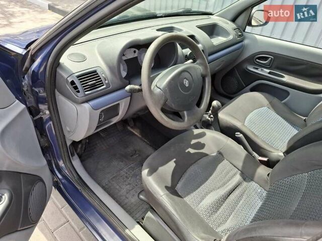 Синий Рено Clio Symbol, объемом двигателя 1.4 л и пробегом 204 тыс. км за 2500 $, фото 6 на Automoto.ua