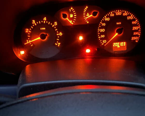 Синий Рено Clio Symbol, объемом двигателя 1.4 л и пробегом 200 тыс. км за 2300 $, фото 8 на Automoto.ua