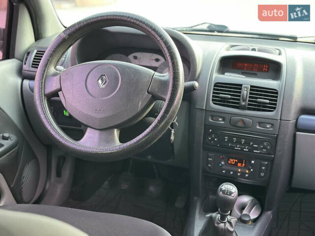 Синий Рено Clio Symbol, объемом двигателя 1.4 л и пробегом 206 тыс. км за 3500 $, фото 34 на Automoto.ua