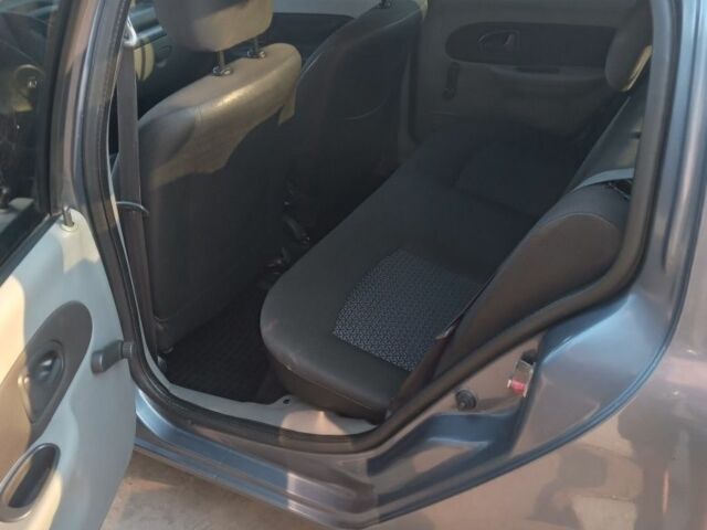 Синий Рено Clio Symbol, объемом двигателя 1.4 л и пробегом 200 тыс. км за 3500 $, фото 2 на Automoto.ua