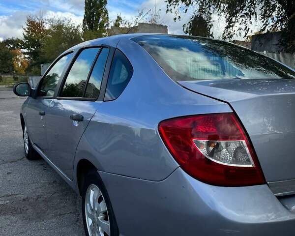 Рено Clio Symbol 2008 у Кременчуге на Automoto.ua Синій Рено Clio Symbol, об'ємом двигуна 1.4 л та пробігом 183 тис. км за 3900 $, фото 4 на Automoto.ua