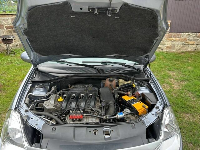 Синий Рено Clio Symbol, объемом двигателя 1.4 л и пробегом 130 тыс. км за 4300 $, фото 6 на Automoto.ua