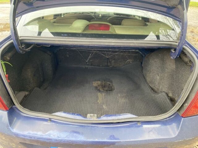 Рено Clio Symbol 2008 в Виннице на Automoto.ua Синий Рено Clio Symbol, объемом двигателя 1.4 л и пробегом 199 тыс. км за 2550 $, фото 10 на Automoto.ua