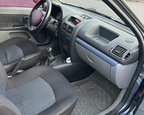Синий Рено Clio Symbol, объемом двигателя 1.4 л и пробегом 206 тыс. км за 3500 $, фото 29 на Automoto.ua