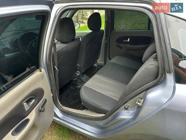 Синий Рено Clio Symbol, объемом двигателя 1.4 л и пробегом 130 тыс. км за 4300 $, фото 2 на Automoto.ua