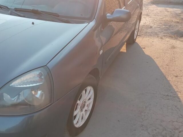 Синий Рено Clio Symbol, объемом двигателя 1.4 л и пробегом 200 тыс. км за 3500 $, фото 5 на Automoto.ua