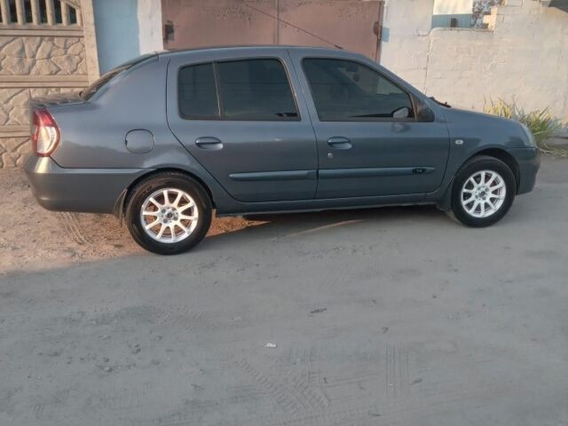 Синий Рено Clio Symbol, объемом двигателя 1.4 л и пробегом 200 тыс. км за 3500 $, фото 3 на Automoto.ua