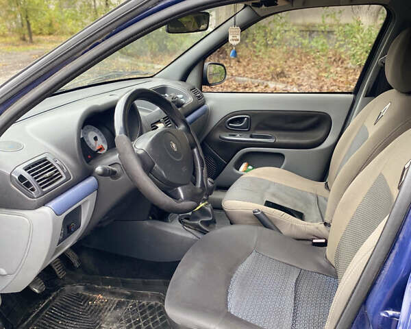 Синий Рено Clio Symbol, объемом двигателя 1.4 л и пробегом 199 тыс. км за 2300 $, фото 5 на Automoto.ua