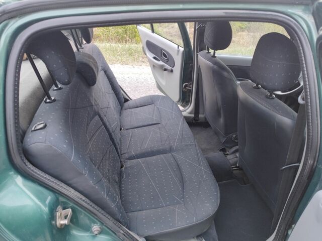 Зеленый Рено Clio Symbol, объемом двигателя 1.4 л и пробегом 305 тыс. км за 2700 $, фото 6 на Automoto.ua