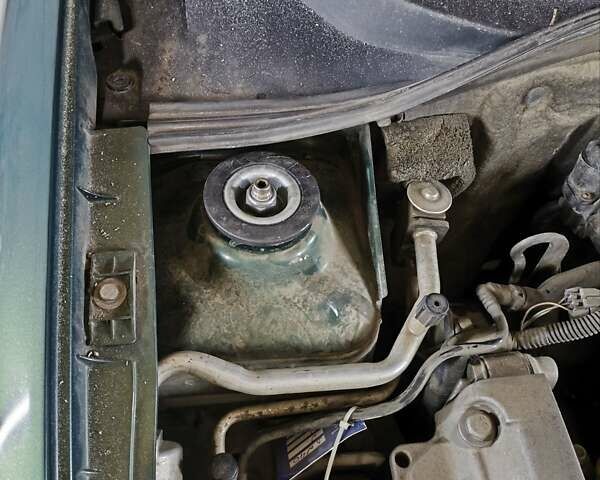 Зеленый Рено Clio Symbol, объемом двигателя 1.4 л и пробегом 114 тыс. км за 4200 $, фото 9 на Automoto.ua