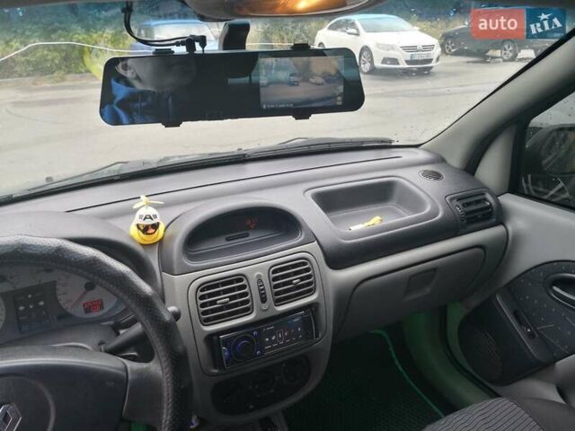 Зеленый Рено Clio Symbol, объемом двигателя 1.4 л и пробегом 326 тыс. км за 2200 $, фото 8 на Automoto.ua