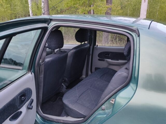 Зеленый Рено Clio Symbol, объемом двигателя 1.4 л и пробегом 305 тыс. км за 2700 $, фото 7 на Automoto.ua