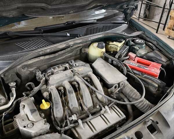 Зеленый Рено Clio Symbol, объемом двигателя 1.4 л и пробегом 114 тыс. км за 4200 $, фото 7 на Automoto.ua