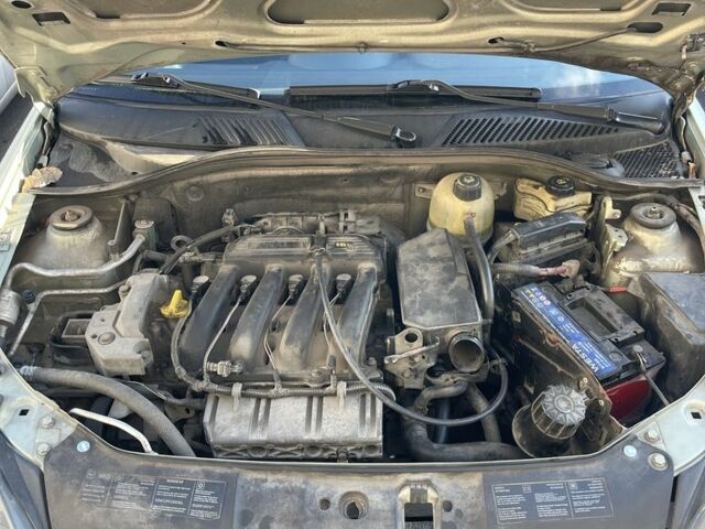 Зеленый Рено Clio Symbol, объемом двигателя 1.4 л и пробегом 200 тыс. км за 3000 $, фото 6 на Automoto.ua