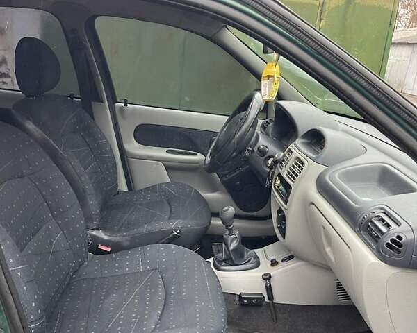 Зеленый Рено Clio Symbol, объемом двигателя 1.4 л и пробегом 159 тыс. км за 2999 $, фото 9 на Automoto.ua