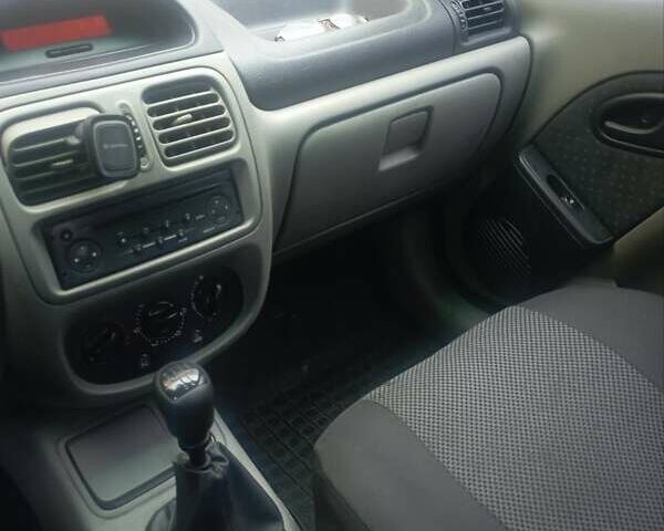 Рено Clio Symbol 2005 в Киеве на Automoto.ua Зеленый Рено Clio Symbol, объемом двигателя 1.39 л и пробегом 287 тыс. км за 2500 $, фото 4 на Automoto.ua