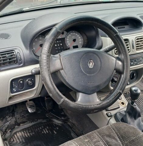 Зеленый Рено Clio Symbol, объемом двигателя 1.4 л и пробегом 185 тыс. км за 3300 $, фото 16 на Automoto.ua