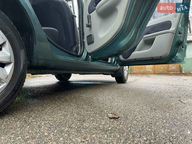 Зеленый Рено Clio Symbol, объемом двигателя 1.4 л и пробегом 159 тыс. км за 2999 $, фото 12 на Automoto.ua