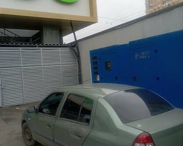Рено Clio Symbol 2005 в Киеве на Automoto.ua Зеленый Рено Clio Symbol, объемом двигателя 1.39 л и пробегом 287 тыс. км за 2500 $, фото 2 на Automoto.ua