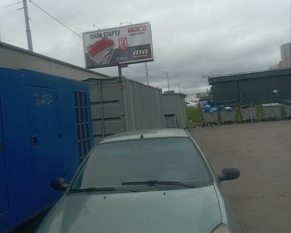 Рено Clio Symbol 2005 в Киеве на Automoto.ua Зеленый Рено Clio Symbol, объемом двигателя 1.39 л и пробегом 287 тыс. км за 2500 $, фото 1 на Automoto.ua