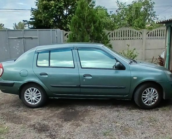 Зеленый Рено Clio Symbol, объемом двигателя 1.4 л и пробегом 185 тыс. км за 3300 $, фото 3 на Automoto.ua