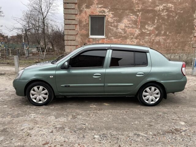 Зеленый Рено Clio Symbol, объемом двигателя 1.4 л и пробегом 245 тыс. км за 3500 $, фото 2 на Automoto.ua