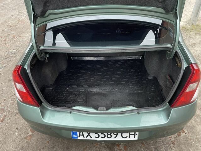 Зеленый Рено Clio Symbol, объемом двигателя 1.4 л и пробегом 245 тыс. км за 3500 $, фото 12 на Automoto.ua