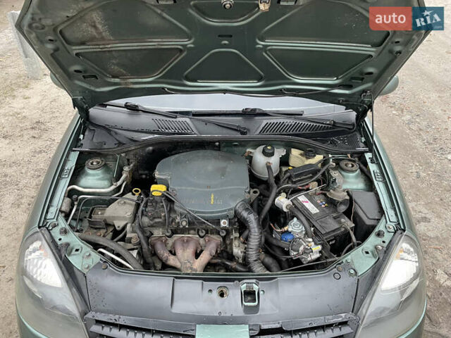 Зелений Рено Clio Symbol, об'ємом двигуна 1.4 л та пробігом 245 тис. км за 3700 $, фото 16 на Automoto.ua