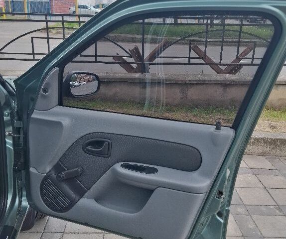 Зеленый Рено Clio Symbol, объемом двигателя 1.4 л и пробегом 165 тыс. км за 4000 $, фото 6 на Automoto.ua