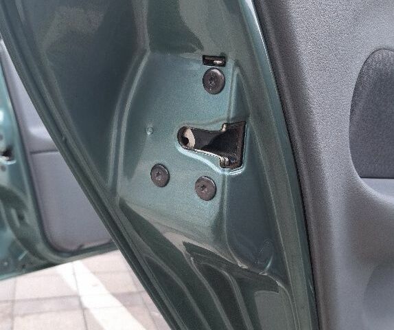 Зеленый Рено Clio Symbol, объемом двигателя 1.4 л и пробегом 165 тыс. км за 4000 $, фото 15 на Automoto.ua