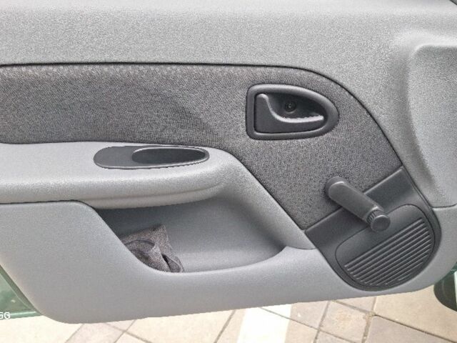 Зеленый Рено Clio Symbol, объемом двигателя 1.4 л и пробегом 165 тыс. км за 4000 $, фото 16 на Automoto.ua