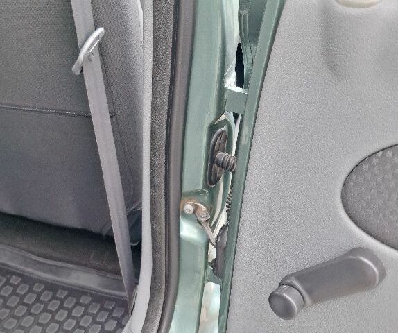 Зеленый Рено Clio Symbol, объемом двигателя 1.4 л и пробегом 165 тыс. км за 4000 $, фото 19 на Automoto.ua