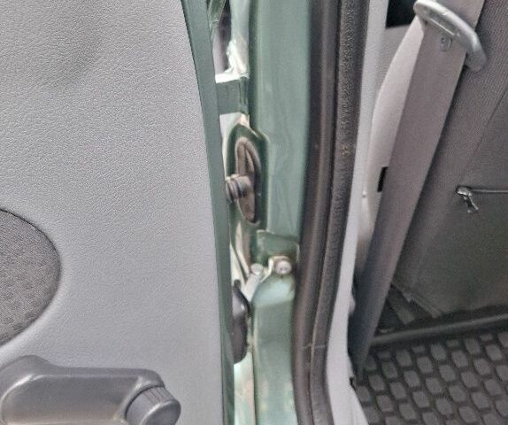 Зеленый Рено Clio Symbol, объемом двигателя 1.4 л и пробегом 165 тыс. км за 4000 $, фото 18 на Automoto.ua