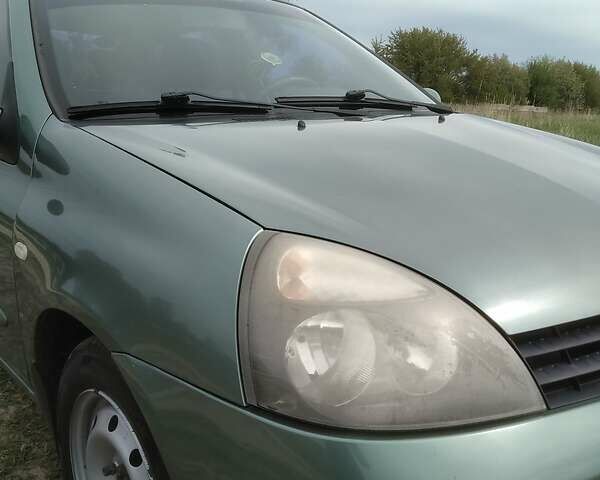 Зеленый Рено Clio Symbol, объемом двигателя 1.4 л и пробегом 267 тыс. км за 2200 $, фото 14 на Automoto.ua