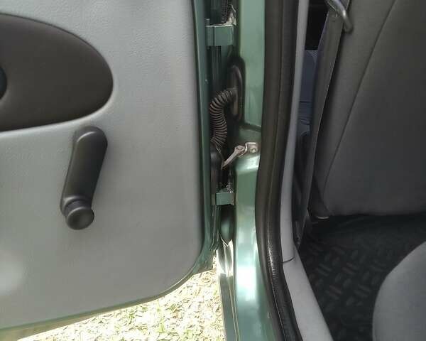 Зеленый Рено Clio Symbol, объемом двигателя 1.4 л и пробегом 267 тыс. км за 2200 $, фото 63 на Automoto.ua