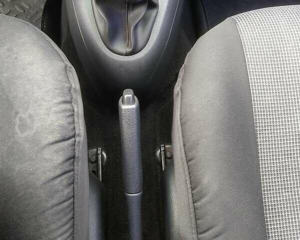 Зеленый Рено Clio Symbol, объемом двигателя 1.4 л и пробегом 267 тыс. км за 2200 $, фото 38 на Automoto.ua