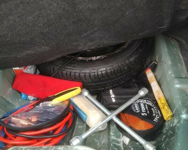 Зеленый Рено Clio Symbol, объемом двигателя 1.4 л и пробегом 267 тыс. км за 2200 $, фото 70 на Automoto.ua