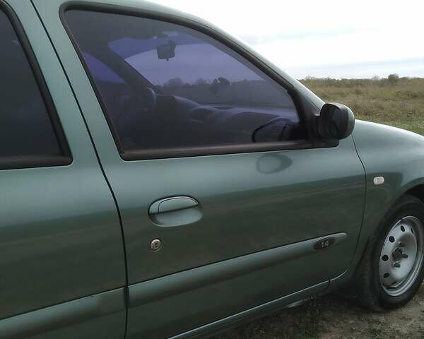 Зеленый Рено Clio Symbol, объемом двигателя 1.4 л и пробегом 267 тыс. км за 2200 $, фото 15 на Automoto.ua