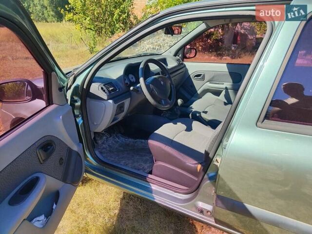 Зелений Рено Clio Symbol, об'ємом двигуна 1.39 л та пробігом 178 тис. км за 3200 $, фото 7 на Automoto.ua
