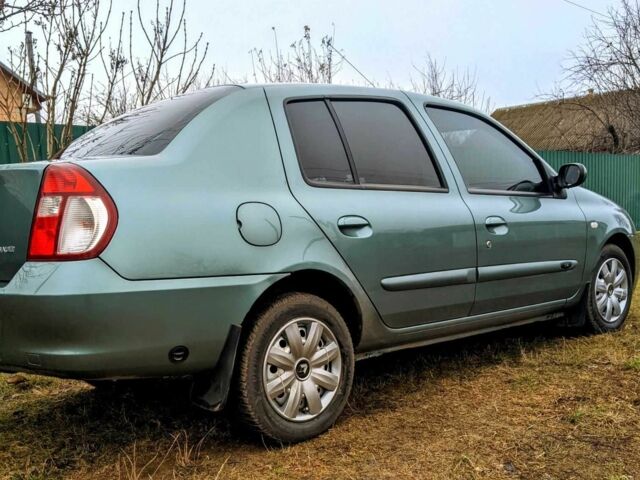 Зеленый Рено Clio Symbol, объемом двигателя 1.4 л и пробегом 223 тыс. км за 4300 $, фото 2 на Automoto.ua