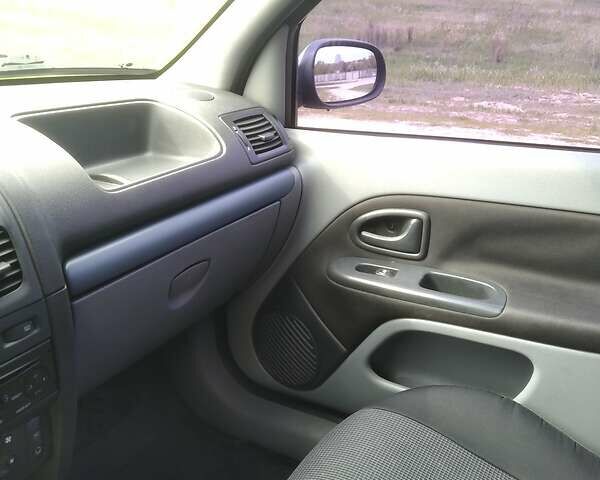 Зеленый Рено Clio Symbol, объемом двигателя 1.4 л и пробегом 267 тыс. км за 2200 $, фото 40 на Automoto.ua