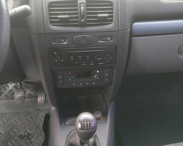 Зеленый Рено Clio Symbol, объемом двигателя 1.4 л и пробегом 267 тыс. км за 2200 $, фото 37 на Automoto.ua