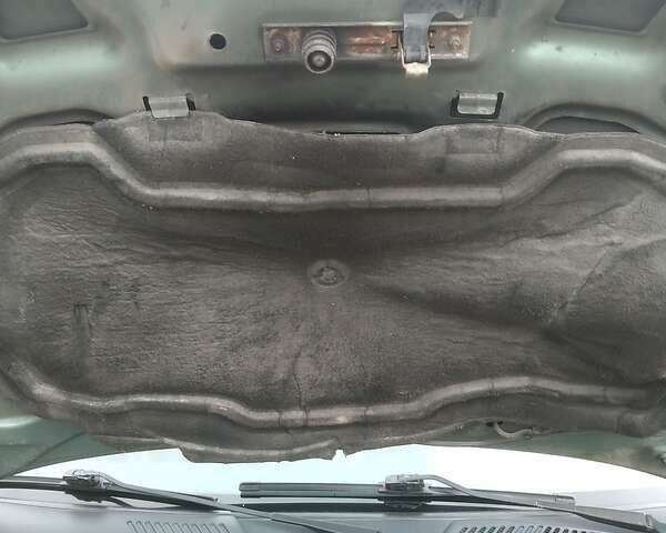 Зеленый Рено Clio Symbol, объемом двигателя 1.4 л и пробегом 267 тыс. км за 2200 $, фото 74 на Automoto.ua